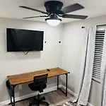 Mae\'S Place
