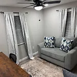 Mae\'S Place